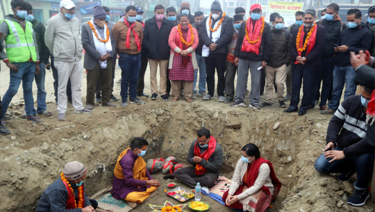 लम्बाइ, चौडाइ घटाएपछि बल्लतल्ल धनगढीमा सडक शिलान्याश !