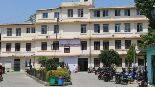 सेती अस्पतालको सेवाः रगतको नमुना ५ पटक झिकियो, रिपोर्ट फरक–फरक, बिरामीलाई क्लिनिकतिर पठाइन्छ