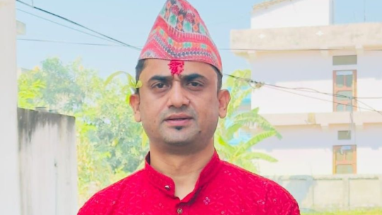 धनगढी हसनपुरका सुरज शर्माले गरे कपडा बैंकलाई सहयोग