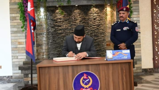 डिआइजी बढुवामा सिनियरभन्दा जुनियर गृहमन्त्रीको रोजाइमा