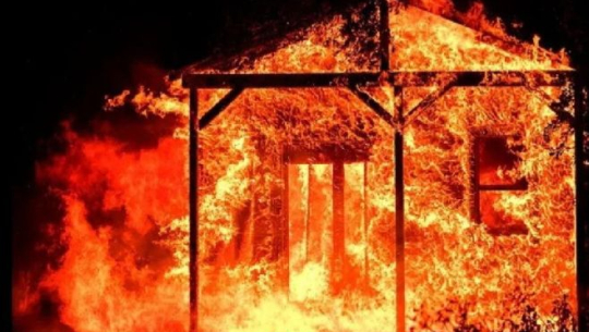 बझाङ र बैतडीमा आगलागी, ४ चौपायाको जलेर मरे