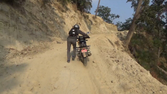 ग्रामीण सडकमा भएको लगानी : वालुवामा पानी