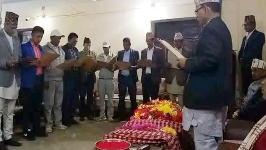 बैतडीको सिगासका जनप्रतिनिधिहरुले लिए शपथ 