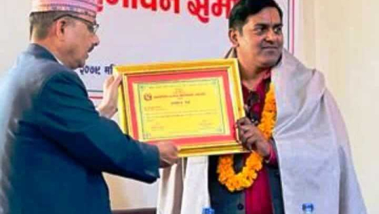 कर कार्यालयद्धारा राठी इन्टरप्राइजेज सम्मानित