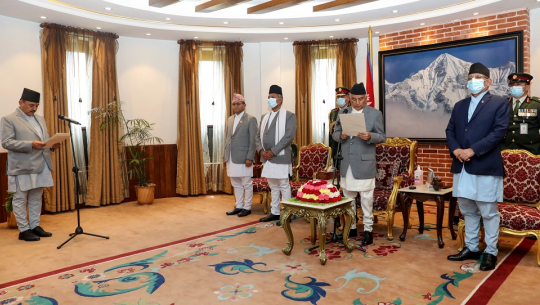 नवनियुक्त मन्त्री आचार्यले लिए शपथ