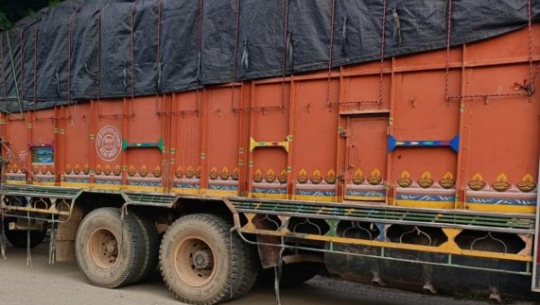 धनगढीमा ट्रकको सामान अनलोड गर्दा शव भेटिएपछि....
