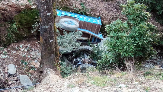 बैतडीमा मलामीलाई पुर्‍याउन गएको ट्याक्टर दुर्घटना