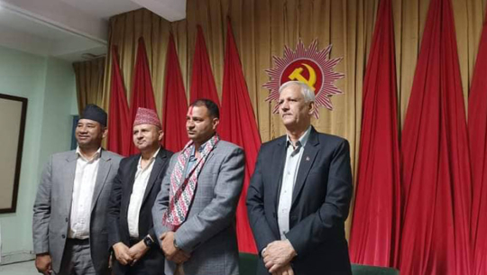 एकीकृत समाजवादी अछामका अध्यक्ष एमालेमा लागे 