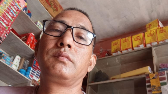 धनगढी–८ रातोपुलका गोपाल प्रसाद बुढाले गरे कपडा सहयोग