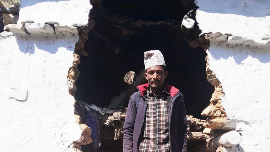 खप्तड छेडेदह गाउँपालिका-६, नाइमा भत्किएको रामबहादुर चदाराको घर । तस्बिर सौजन्य : खगेन्द्र नाथ योगी ।