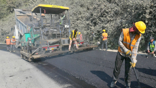 कञ्चनपुरमा प्रदेश सरकारका दुई दर्जन सडक योजना अलपत्र  