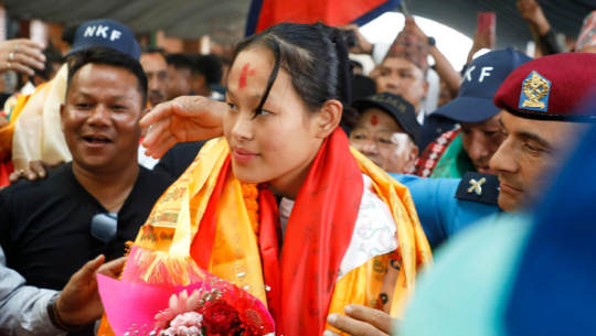 पदक विजेता खेलाडी स्वदेश फिर्ता