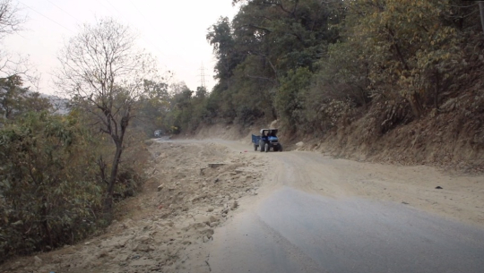 भीमदत्त राजमार्ग मर्मतमा बेवास्ता, ‘भ्यागुत्तेपानी’को सडक भासियो