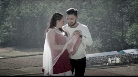 बझाङकी निर्मला मोड्लिङमा जम्दै, ‘चाहाना यो मनको’ बजारमा