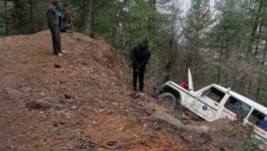 बाजुरामा एम्बुलेन्स दुर्घटना