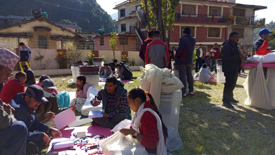 बझाङ उपनिर्वाचन : सुरक्षाकर्मीसहित कर्मचारी मतदान स्थलमा