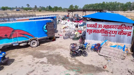 धनगढीमा पहिलो पटक वर्गाीकृत फोहर बिक्री गर्ने काम सुरु