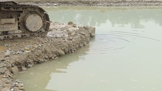 कैलालीको खुटिया खोलामा १५ फिट गहिरा खाल्डा, एमालेले गर्‍यो अनुगमन
