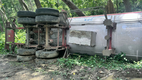 Gaurifanta-Paliya road remains closed for four days following gas tanker accident