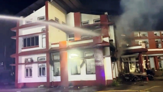 सुदूरपश्चिमका मन्त्रालय र जिल्ला प्रशासनको आगो धनगढी उपमहानगरले निभायो