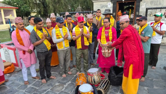 वैद्यनाथ क्षेत्रमा भजन–कीर्तनका लागि सांगीतिक सामग्री हस्तान्तरण