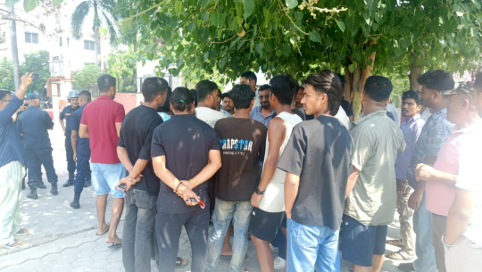 ईभी चालकद्वारा मुख्यमन्त्रीलाई ज्ञापनपत्र, सञ्चालनमा रोक नलगाउन माग