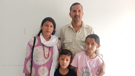 छोरा चेतन कपडेल को जन्मदिनको अवसरमा कपडेल परिवारले गरे कपडा सहयोग
