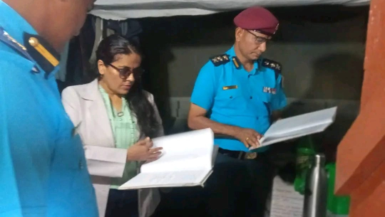 डोटीका दुई प्रहरी चौकीको अनुगमन, प्रमुख जिल्ला अधिकारी घिमिरे र एसपी बोहराद्वारा सुरक्षा व्यवस्था प्रभावकारी बनाउन निर्देशन