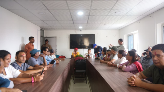बडीमालिका मन्दिरको सरकारी पूजाका लागि गएको धनगढीको टोलीलाई बाजुरामा स्वागत