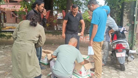 बाजुराको स्याउ दशैंसम्म धनगढीमा,पेटि तथा खुद्रामा समेत बिक्री हुने