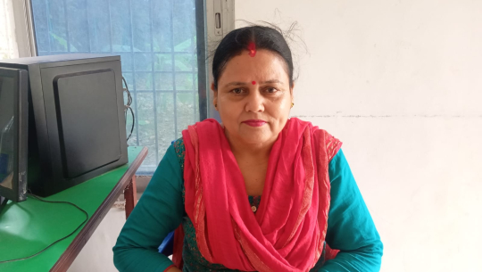 धनगढी– ३ मिलन चोककि सबिता गौतमले गरे कपडा बैङ्कलाई  सहयोग