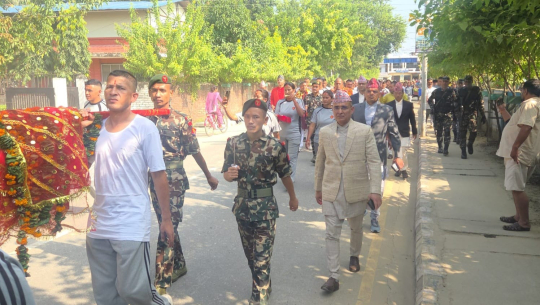 कैलालीमा सुरक्षा निकायले भित्र्याए फूलपाती