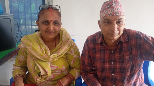 धनगढी–४ उत्तरबेहडीका ओझा दम्पतिद्वारा कपडा बैंकलाई सहयोग 