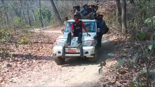सुदूरपश्चिममा सार्वजनिक यातायात सेवा बन्द गर्ने व्यवसायीहरुको चेतावनी
