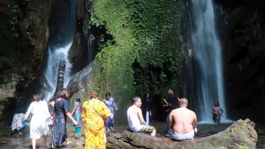 पर्यटकीय गन्तव्य बन्दै सिन्ती झरना
