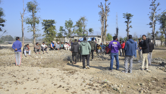 खुटिया नदी किनाराकालाई ‘बगे पनि गिट्‍टी कुटेर खाने त बग्छन सोच्छन’