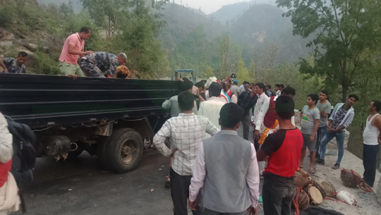 डोटीमा जन्ती बोकेको ट्याक्टर दुर्घटना, ८ जना घाईते