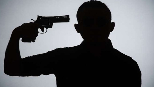 अछाममा असईले आफैँमाथि गोली चलाएपछि...