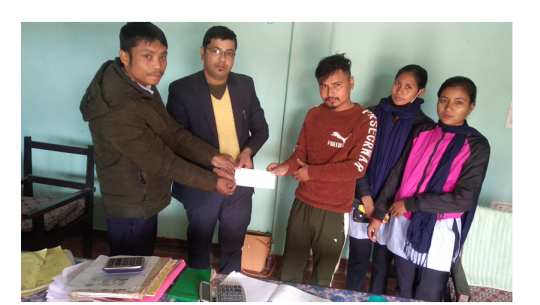 रिलायबल ईन्सोरेन्सद्धारा बिमा दावी वापतको झण्डै २ लाख भुक्तानी