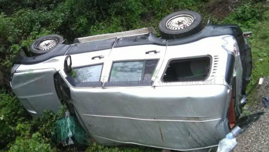 Ten people injured in a jeep accident