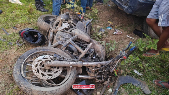 कैलालीमा हाइस र मोटरसाइकल ठोक्किँदा दुई जनाको मृत्यु