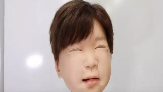 वैज्ञानिकले बनाए बच्चाझैँ हेर्ने रोबोट