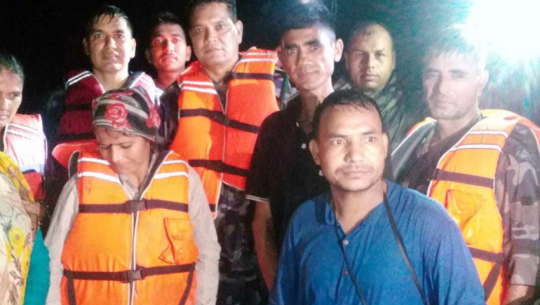 Armed Police Swiftly Rescue Four Individuals Trapped in Kanchanpur River