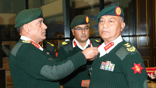 प्रधान सेनापतिद्वारा दज्र्यानीचिन्ह प्रदान
