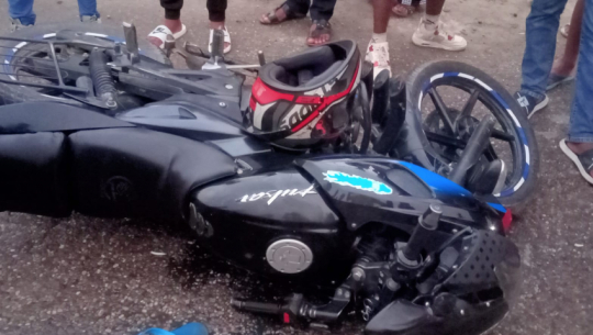 Bus and motorcycle collision in Attariya leaves two injured