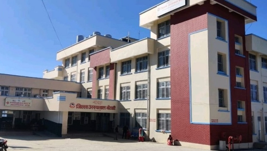 जिल्ला अस्पताल बैतडीमा तीन विशेषज्ञ चिकित्सकबाट नियमित सेवा सुरु
