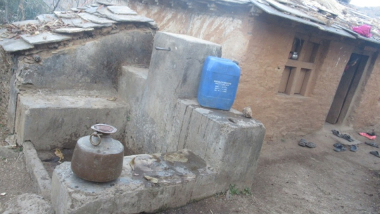 बझाङमा खानेपानीको हाहाकार : १५ लाखको पाइप घरैमा थन्कियो