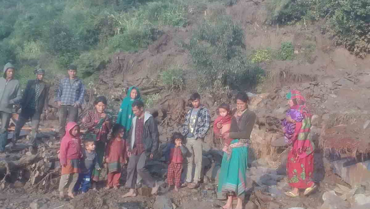 पहिरोले बाजुराका बस्ती छिन्नभिन्न, राहतको पर्खाइ