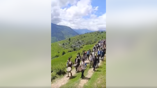 गाउँ फर्किए एमबीबीएस डाक्टर धनेन्द्र शाही, स्थानीयले गरे भव्य स्वागत