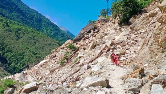 अझै खुलेन अवरुद्ध साँफे–मार्तडी सडक, नागरिकलाई सास्ती